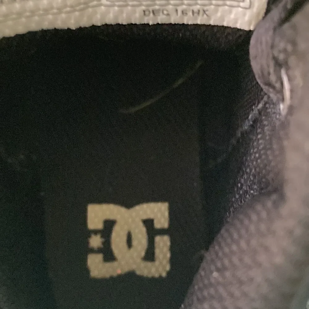 Boys DC Black Hightop Skate Shoes Size 11